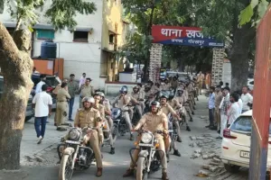 खजनी पुलिस ने निकाली बाइक रैली, नवरात्र-विजयदशमी पर सुरक्षा के पुख्ता इंतजाम*