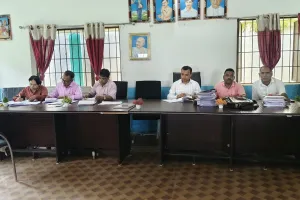 पहचान बनाए रखने की जंग, मतदाता सूची पुनरीक्षण को लेकर पड़रिया पंचायत भवन में विशेष कैंप