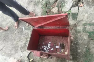 मंदिर का दानपात्र काटकर चोरी, एक साल से चोरियों का सिलसिला; पुलिस की कार्यशैली पर उठे गंभीर सवाल