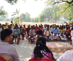अम्बेडकरनगर  रितेश पांडेय के समर्थन में अदिति सिंह ने ग्राम सभा मुकुन्दीपुर में आयोजित की जन चौपाल  