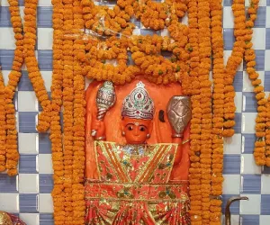 शक्तेशगढ़ पुलिस चौकी के नव निर्मित मंदिर में विराजमान हुए बजरंगबली  