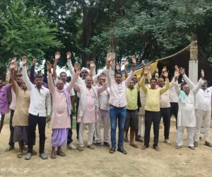 गोरखपुर में पशु व्यापारी की करोड़ों की ठगी: दर्जनों किसान बर्बाद, फरार आरोपी की तलाश जारी