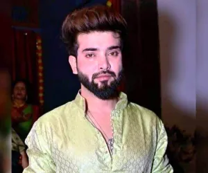 थाना विभूति खंड क्षेत्र स्थित हम्ज़ा नामक युवक पर अज्ञात हमलावरों ने चलाई गोलियां