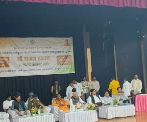 वस्त्रोद्योग मंत्री ने बुनकरों के किया बैठक सौर ऊर्जा संयंत्र के लाभ की दी जानकारी 