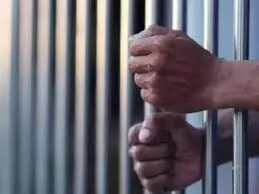 इंसानियत गुम, व्यवस्था मौन — फिर हुआ एक कैदी फरार