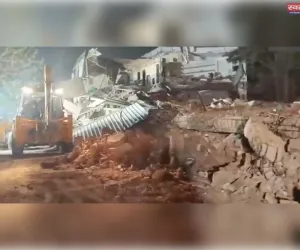 ‘धार्मिक ढांचे को छुआ तक नहीं गया’, फैज-ए-इलाही मस्जिद के पास MCD की कार्रवाई 