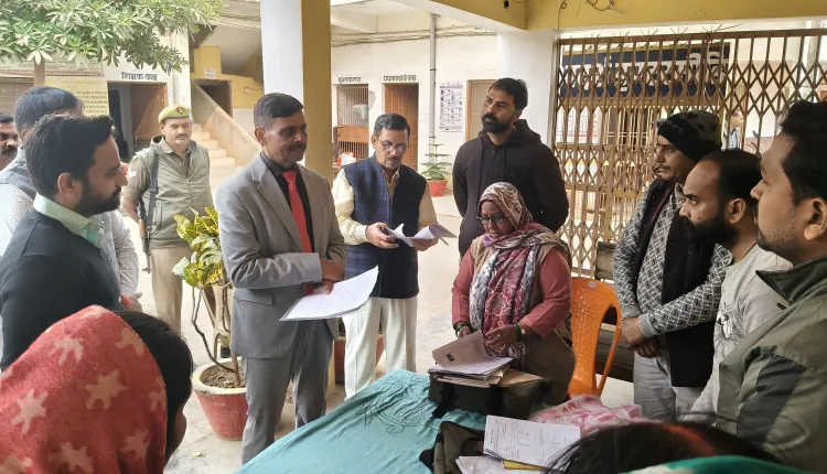 सोनभद्र विशेष प्रगाढ़ पुनरीक्षण (SIR)-2026 का मण्डलायुक्त ने किया औचक निरीक्षण, दिए कड़े निर्देश