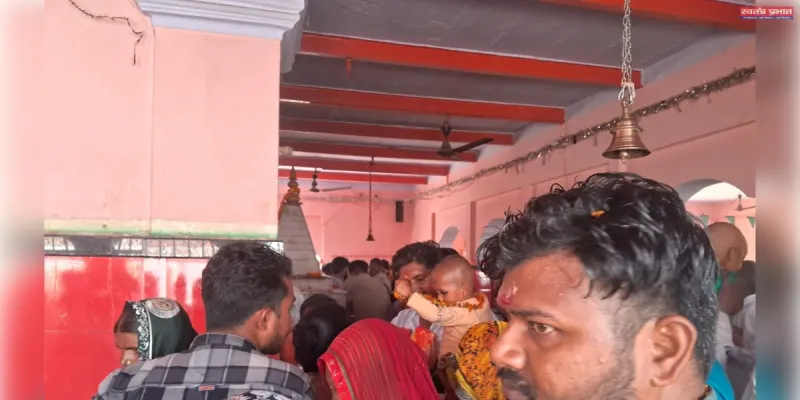 गड़बडा शीतला धाम में मंदिर प्रबंधक के सह पर मंदिर के अंदर  अराजक तत्वों का बोलबाला। 