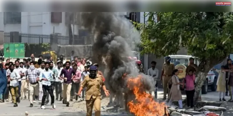 नोएडा हिंसा मामला: 'हाईकोर्ट जाइए, यहां पहले ही 93000 केस लंबित'