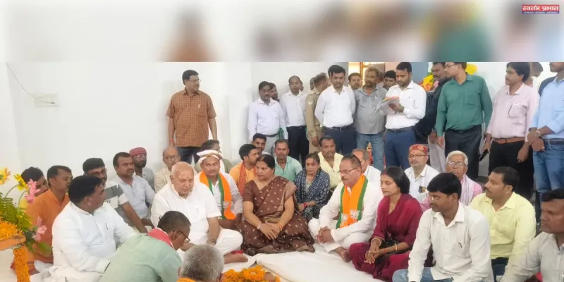 एक करोड़ इकतीस लाख की लागत से पहाड़ी ब्लॉक के हिनौती में बना आधुनिक बीज व कीटनाशक गोदाम, कृषि मंत्री सूर्य प्रताप शाही ने किया भव्य उद्घाटन
