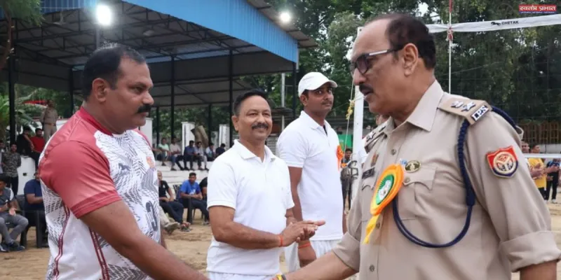 खेल प्रतियोगिताएं  में शारीरिक दक्षता, अनुशासन, टीम भावना और आपसी समन्वय को मजबूत करती है ; पंकज