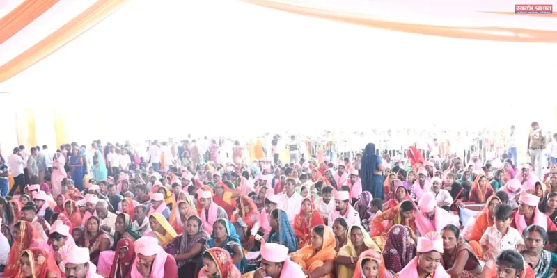 सिद्धार्थनगर : सामूहिक विवाह में एक दूजे के हुए 412 जोड़े