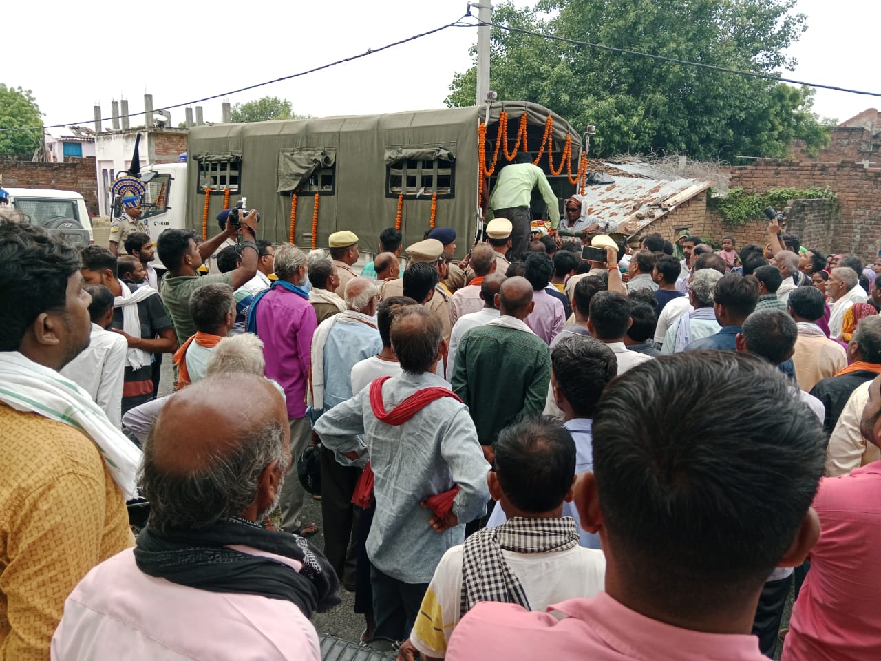 ड्यूटी के दौरान ह्रदय गति रुकने से  जवान की हुई मौत,सलामी के बाद दी गई अंतिम