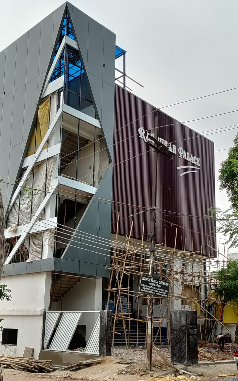 प्रवर्तन- जोन 4 मामा चौराहे के निकट, पीजी टावर व यूनियन बैंक के सामने कॉर्नर पर B-1/5 सेक्टर L अलीगंज मानक विपरीत बिल्डिंग तैयार