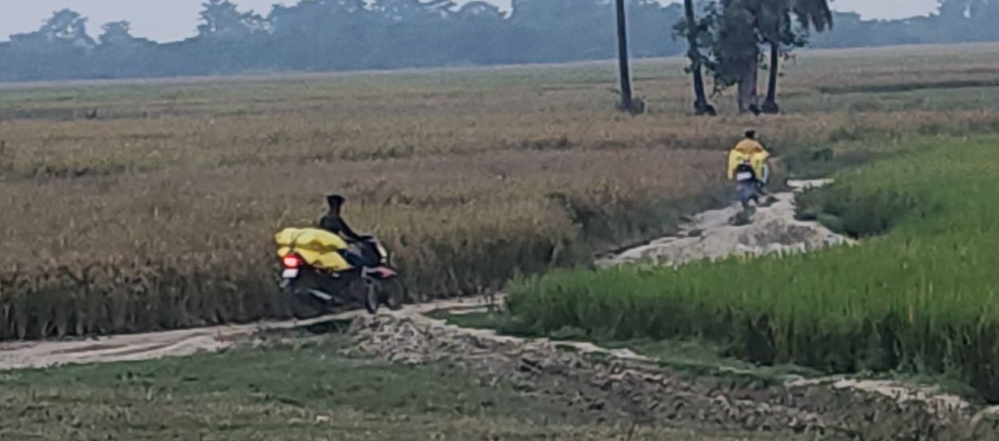 व्यापक पैमाने पर हो रही खाद की तस्करी, जिम्मेदार मूकदर्शक