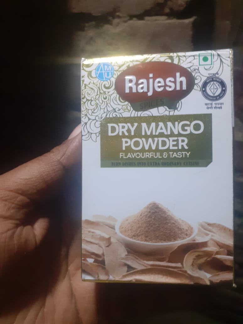 Ambedkarnagar uttar pradesh एक्सपायरी डेट  की खुलेआम बेची जा रही खाद्य सामग्री, जानकारी के बाद भी जिम्मेदार मौन