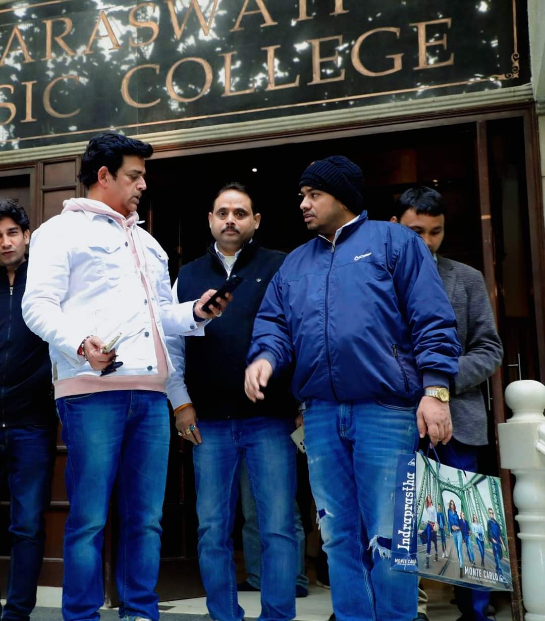 अयोध्या के श्रीराम को आवाज़ देकर सम्मानित महसूस कर रहा हूँ - रवि किशन .!