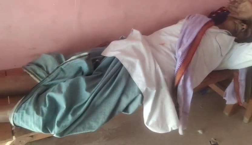 प्राथमिक स्वास्थ्य केंद्र जनकपुर नाक के नीचे बिना किसी डिग्री के धड़ल्ले से चला रहे झोलाछाप डॉक्टर अपना क्लिनिक