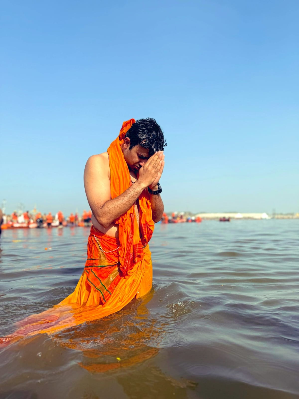 केंद्रीय वित्त मंत्री निर्मला सीतारमण, भाजपा सांसद तेजस्वी सूर्या समेत कई प्रमुख नेताओं ने किया त्रिवेणी संगम में स्नान।