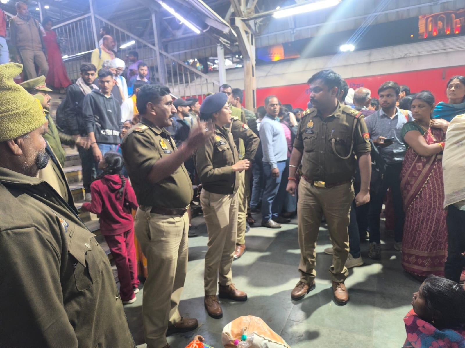 कुंभ के अंतिम पड़ाव में भी सेंट्रल व बस अड्डे पर उमड़ी भीड़ 