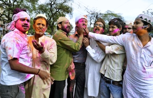 holi2