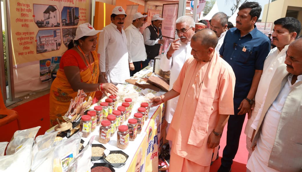 लंबित राजस्व वादो का हो शत प्रतिशत निस्तारण लापरवाही बरतने वाले अधिकारियों को किया जाए निलंबित: मुख्यमंत्री 