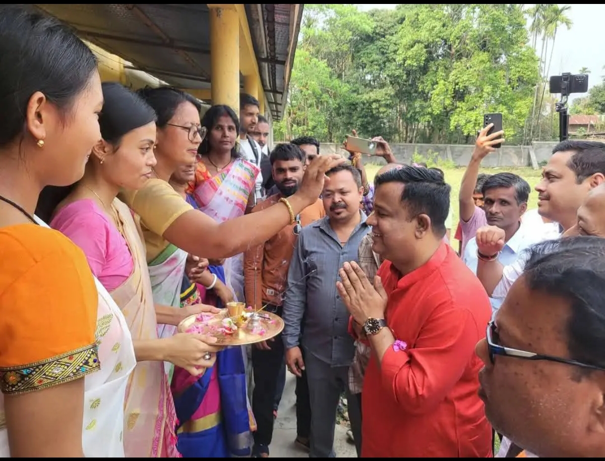 रामकृष्णनगर विधायक विजय मालाकार ने दूल्लभछड़ा में सीवीपी उच्चतर माध्यमिक विद्यालय के नए बिल्डिंग निर्माण की आधारशिला रखी, जिसकी लागत 6 करोड़ रुपये से अधिक है।