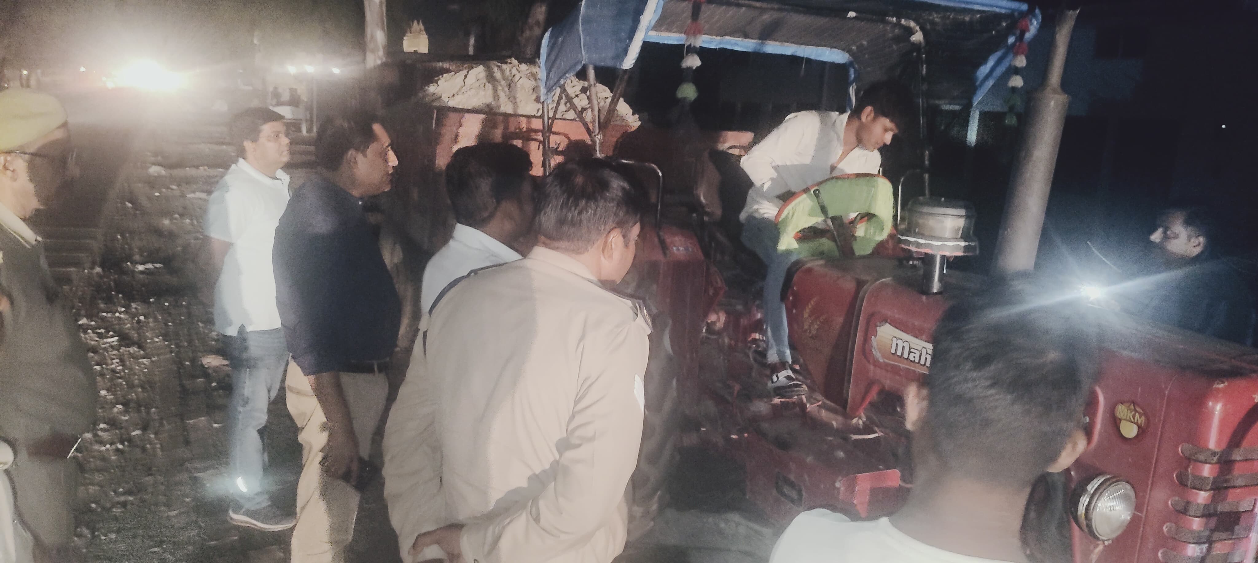 बिना अनुमति चल रहे वाहनों पर प्रशासन का शिकंजा