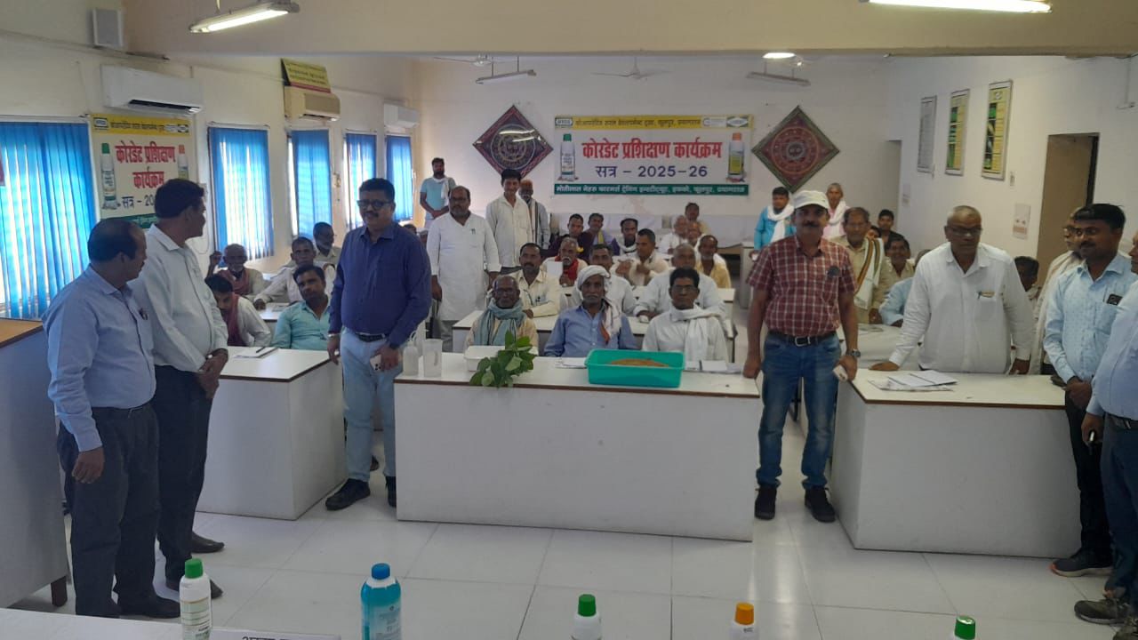 दो गांवों के 50किसानों के समूह ने लिया नैनो के प्रयोग का प्रशिक्षण।