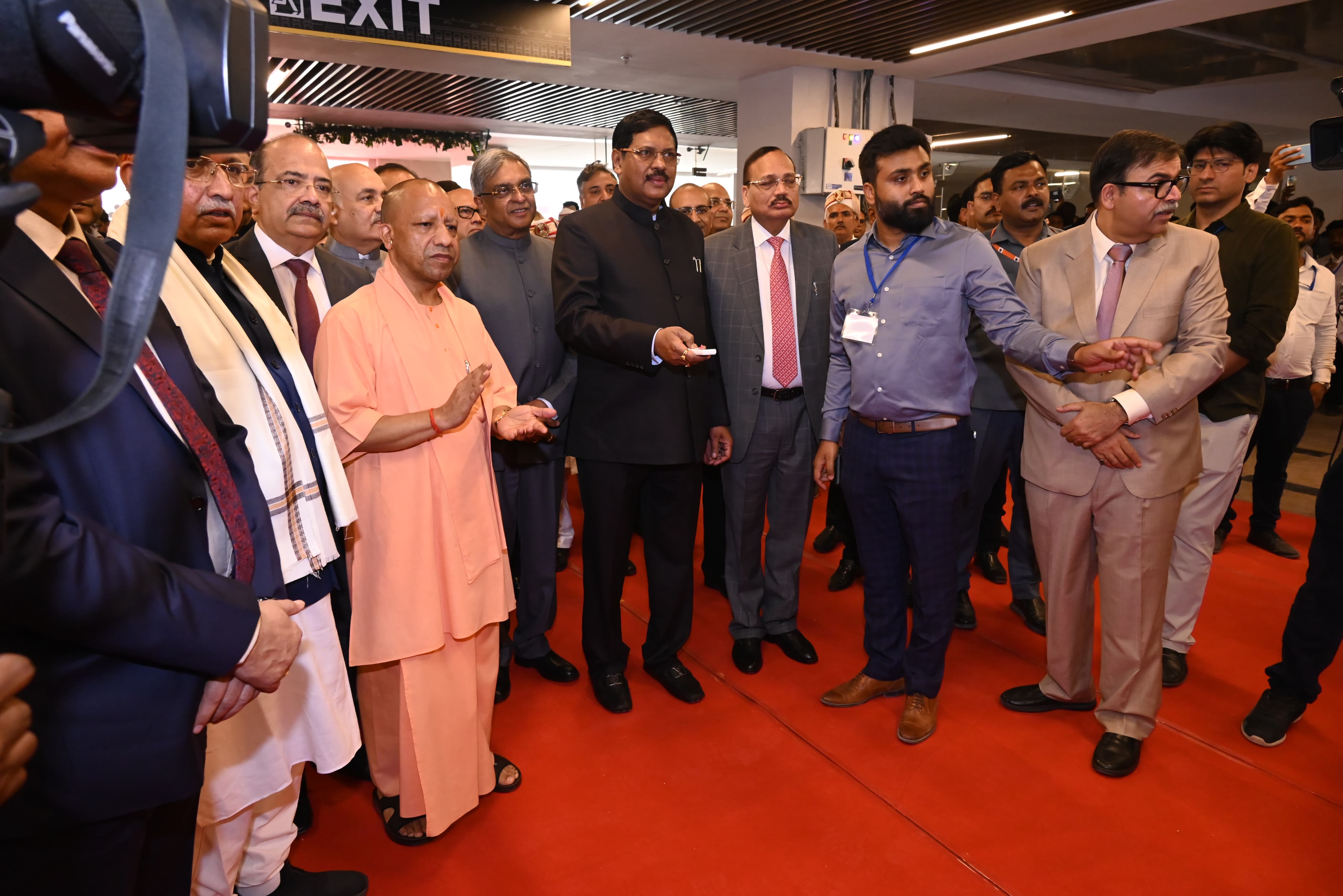  वादकारियों के लिए जो नए भवन के निर्माण की स्वीकृति दी है यह काबिले तारीफ है।