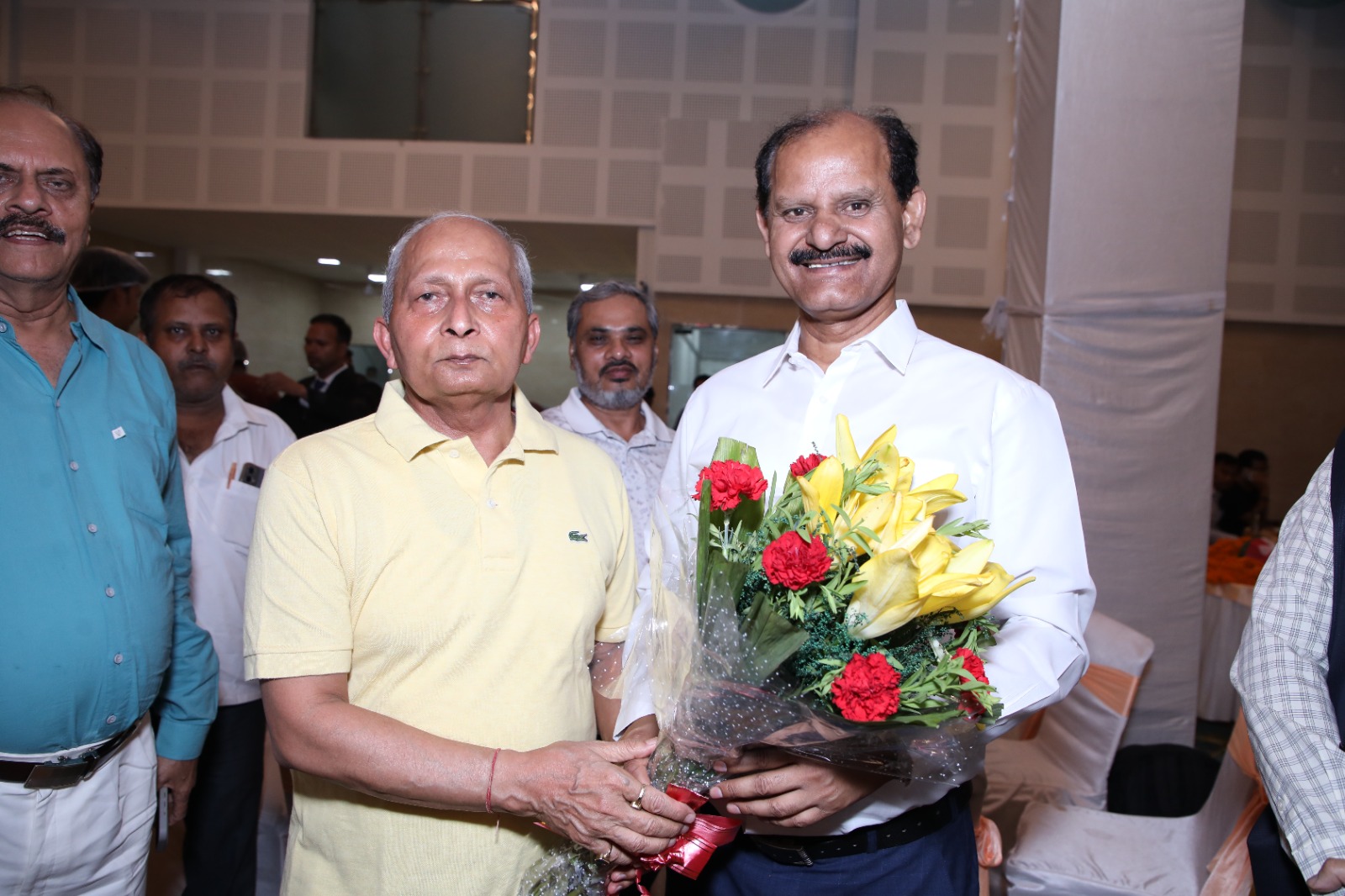 जितेन्द्र तिवारी सहित कई बड़े अधिकारियों ने दी बधाई।