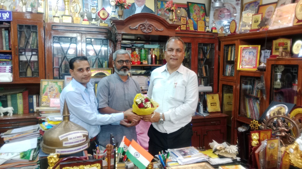 “पत्रकार लोकतंत्र की रीढ़ हैं। यदि उन्हें डराकर या मुकदमों में फंसा कर दबाया जाएगा तो यह संविधान की मूल आत्मा के खिलाफ होगा।