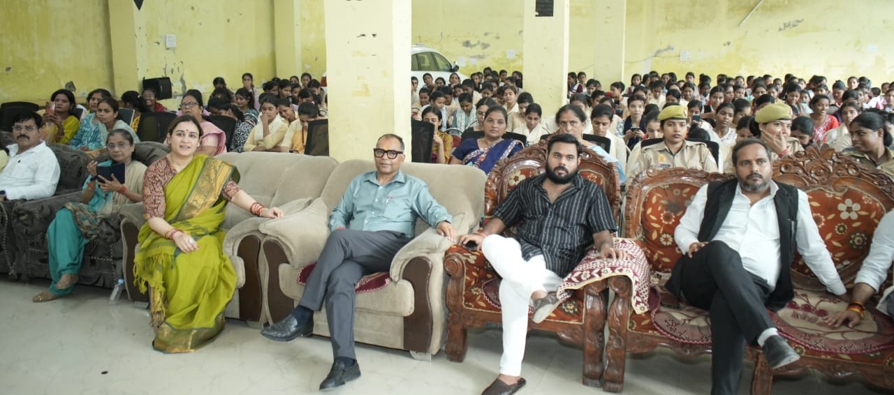 आत्मरक्षा प्रशिक्षण शिविर में शामिल हुईं राज्य महिला आयोग की उपाध्यक्ष अपर्णा यादव