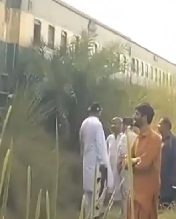 बलूच लिबरेशन आर्मी ने अपना विरोध जताते हुए किया हमला