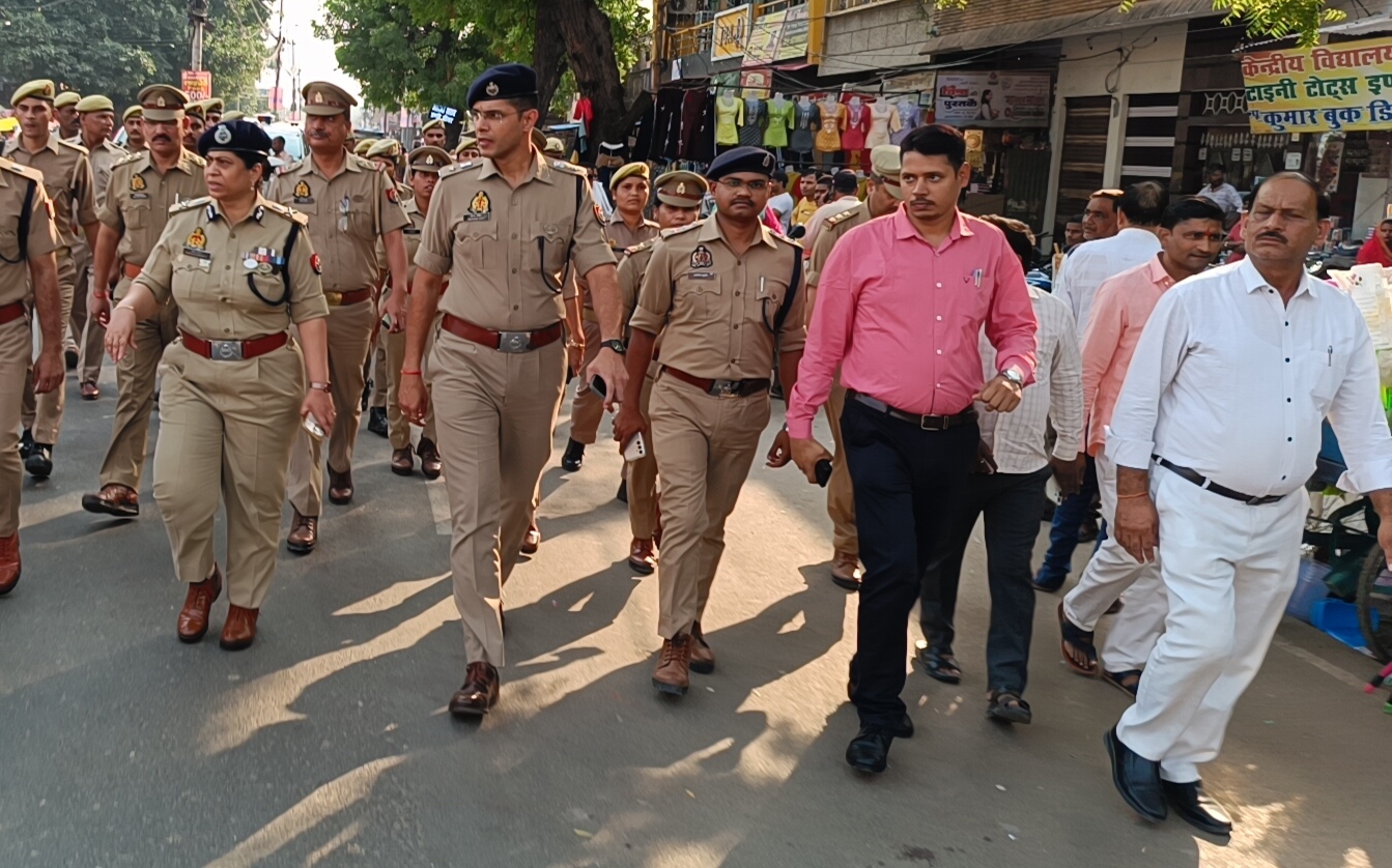 दीपावली त्यौहार को लेकर एडीजी आगरा जोन ने व्यापारियों संग की बैठक