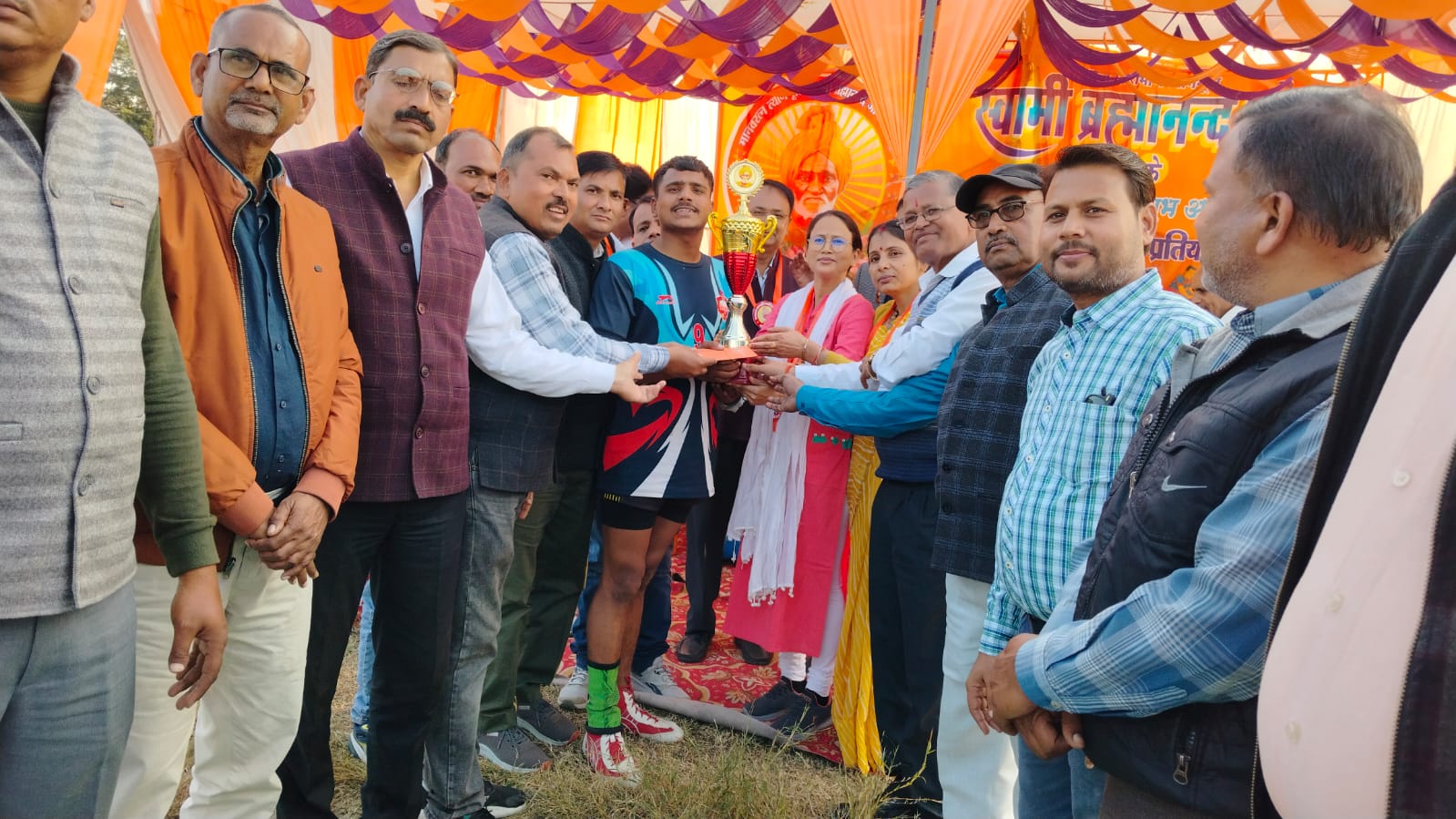 बुंदेलखंड गौरव त्याग मूर्ति परम पूज्य स्वामी ब्रह्मानंद जी के 131वें जन्मदिवस पर ब्रह्मानंद महाविद्यालय परिसर में शनिवार को विविध खेलकूद प्रतियोगिताओं का भव्य आयोजन हुआ।