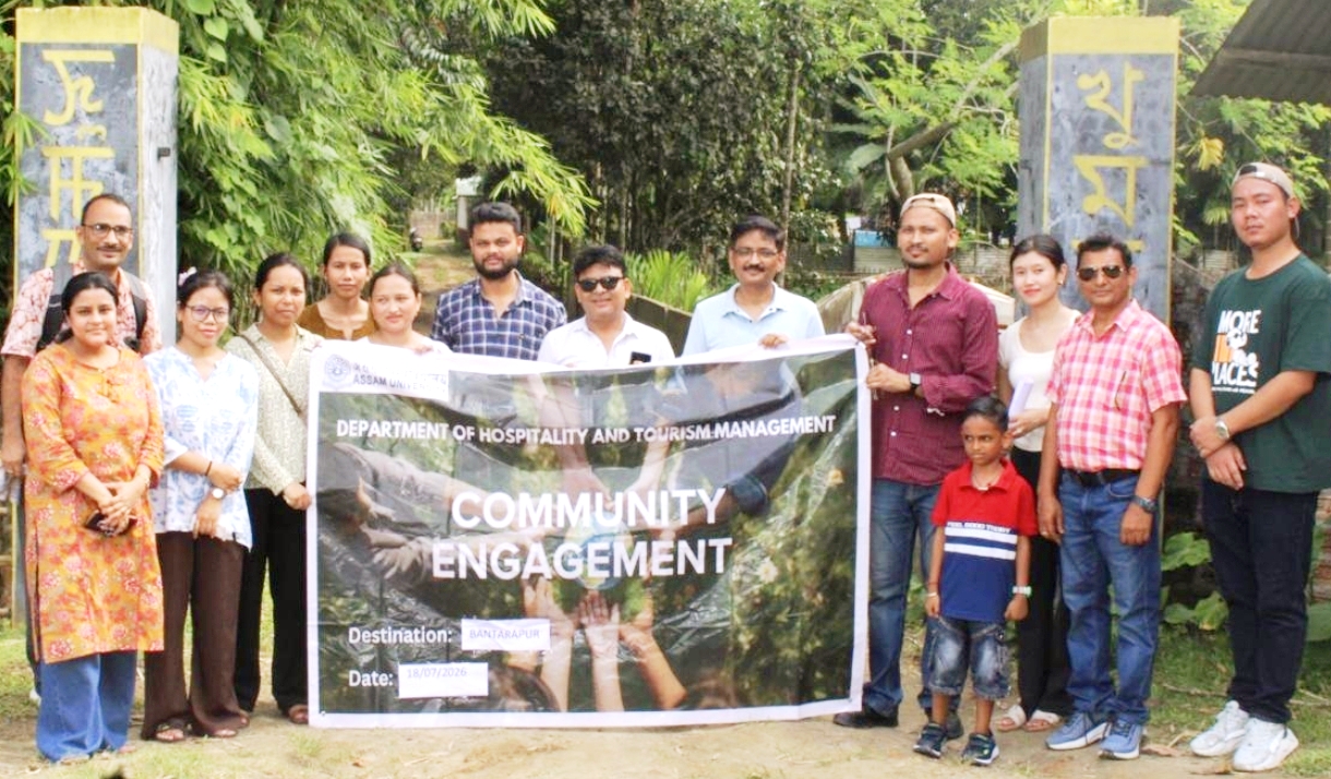 वन तारापुर में असम विश्वविद्यालय के आतिथ्य एवं पर्यटन प्रबंधन विभाग का जनसंपर्क अभियान।
