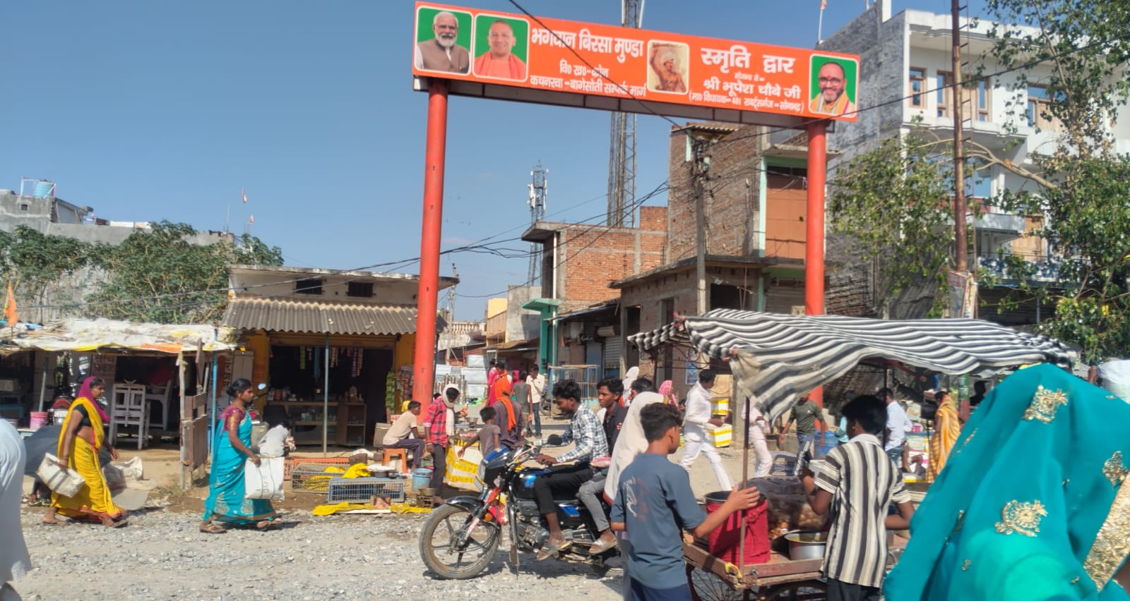 कचनरवा बाजार में मीट विक्रेताओं के हौसलें बुलंद , खुलेयाम सड़क पर बेचा जा रहा है मीट