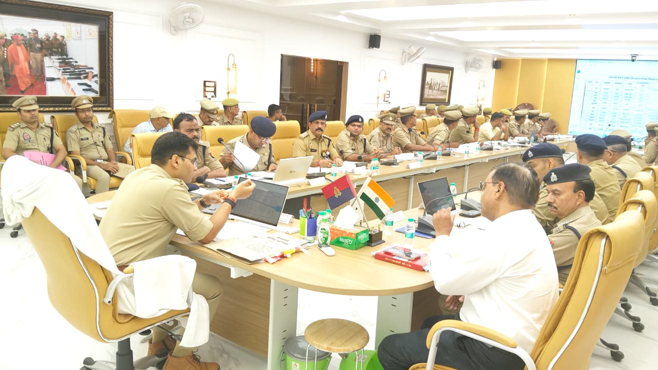पुलिस अधीक्षक ने की मासिक अपराध समीक्षा गोष्ठी एवं सैनिक सम्मेलन