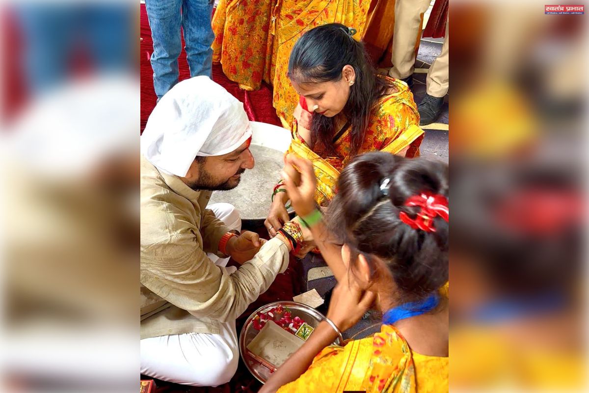 10 हजार से अधिक बहनों से समाजसेवी मनीष मिश्रा ने बंधाया रक्षाबंधन