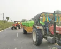 बिहार से यूपी में बेखौफ फर्राटे रही ओवरलोड बालू एक्सप्रेस ट्रैक्टर ट्राली 